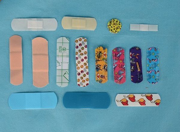 PE Cartoon First Aid Bandage