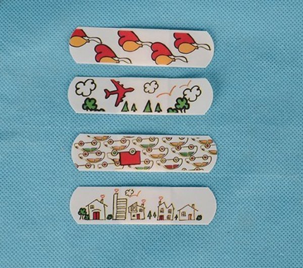 PE Cartoon First Aid Bandage